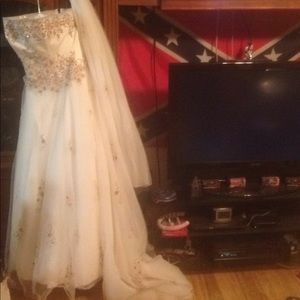 Mon Cheri Wedding Gown size 8